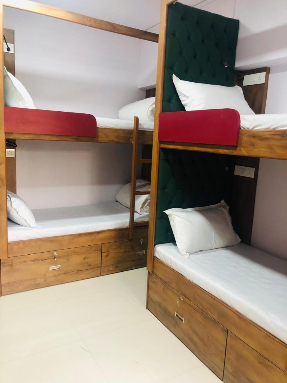 Everest Stays Rooms And Dormitory Мумбаи Экстерьер фото